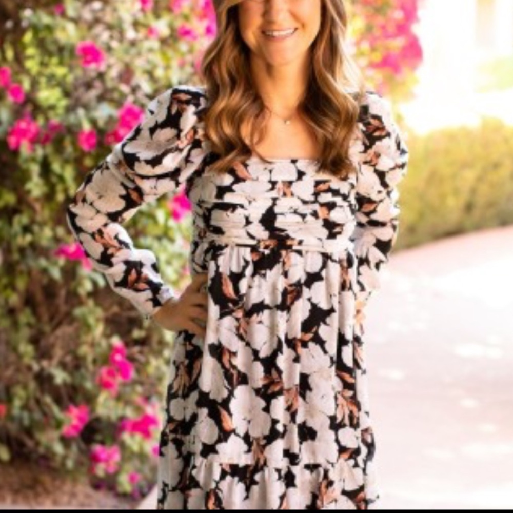 NWT Abercrombie & Fitch XS petite Emerson black and white floral mini dress